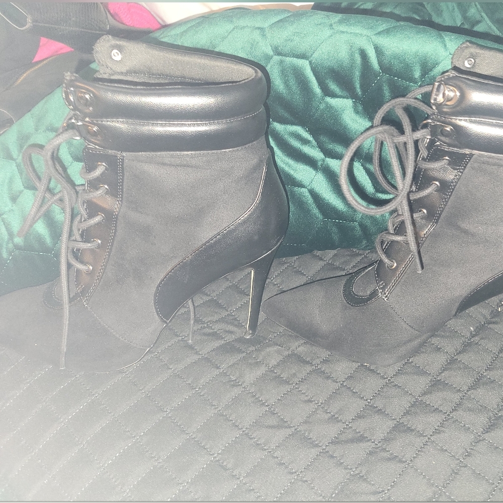 Black Aldo heeled bootie